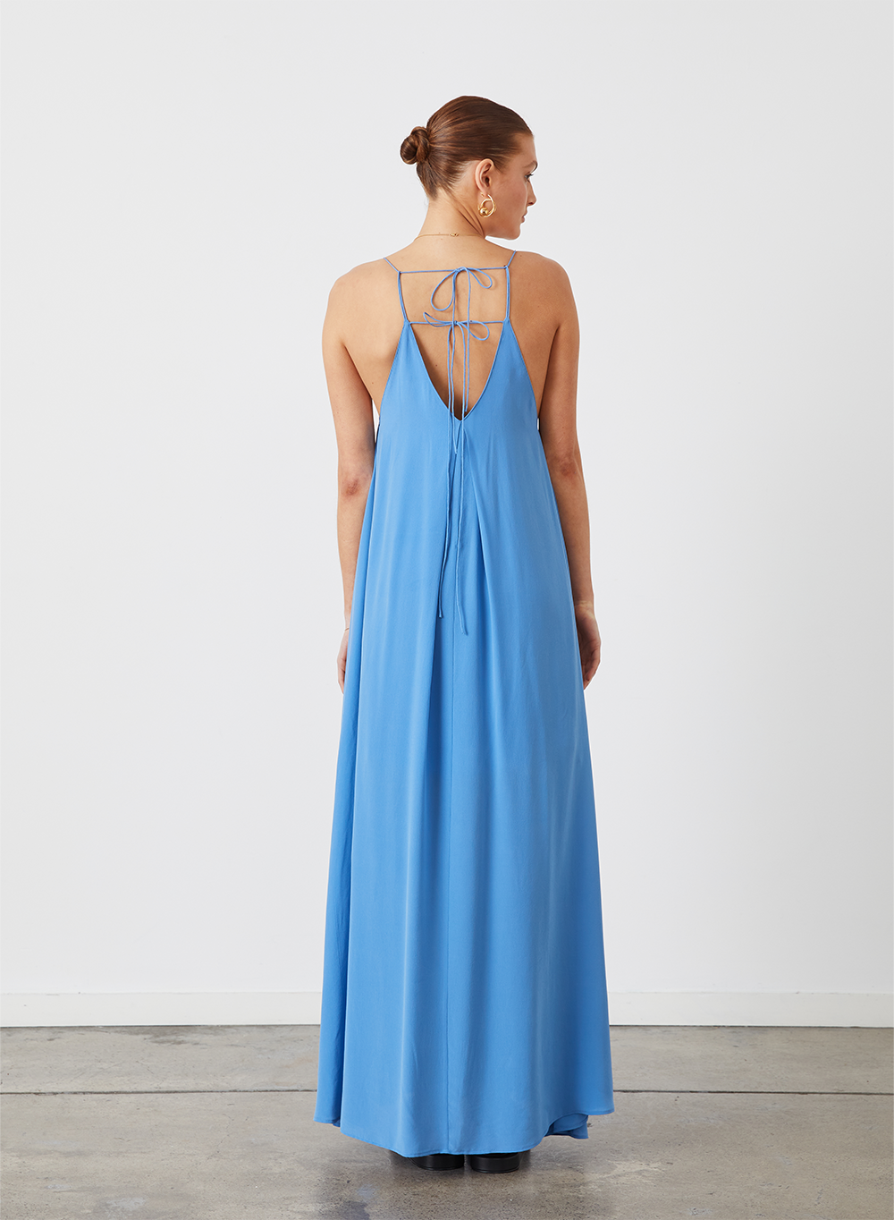 ISOBEL SILK TRAPEZE MAXI DRESS | SANDWASH CERULEAN