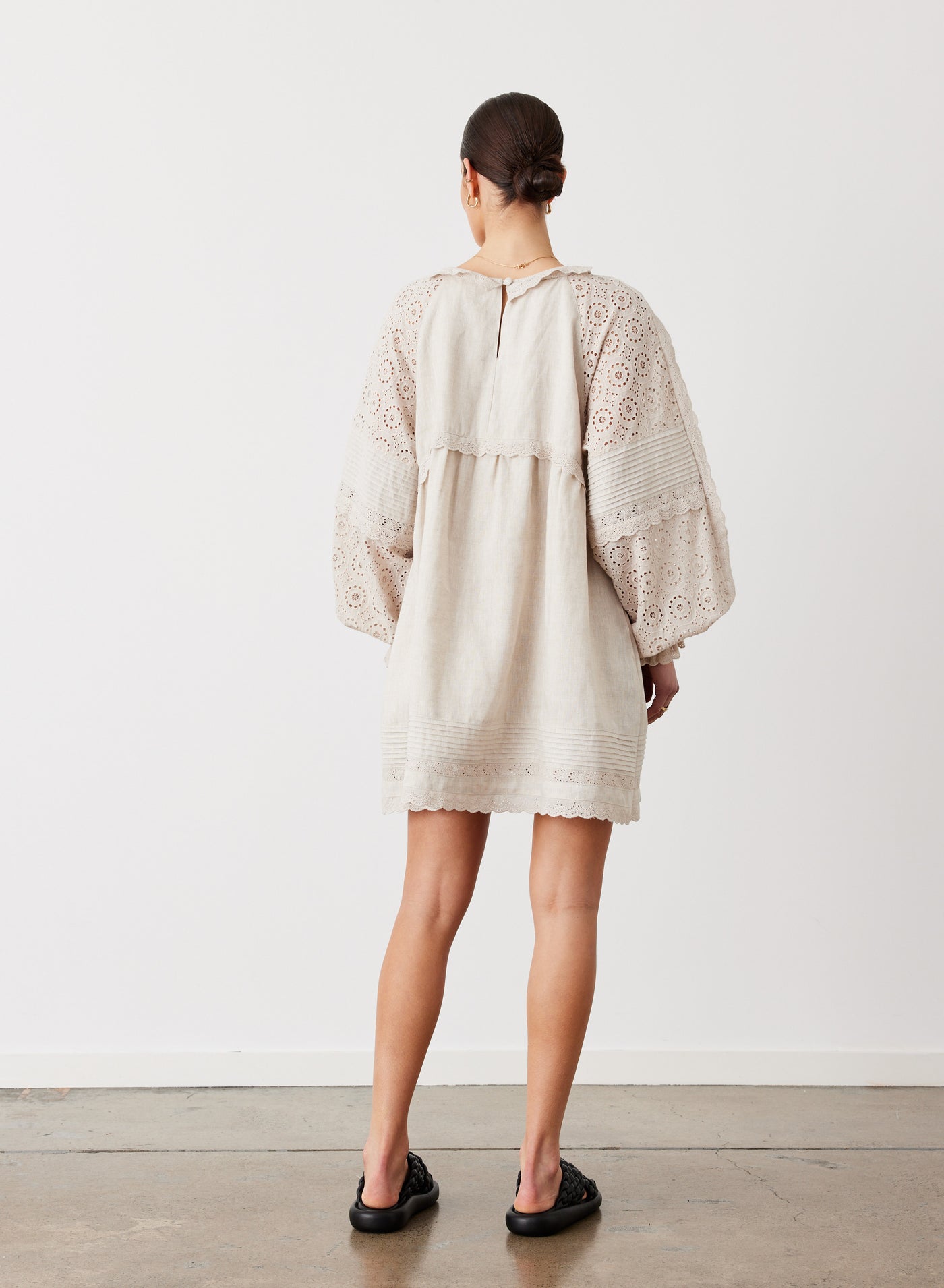LILLIAN 6.0 LINEN COTTON BROIDERIE SMOCK DRESS | FLAX