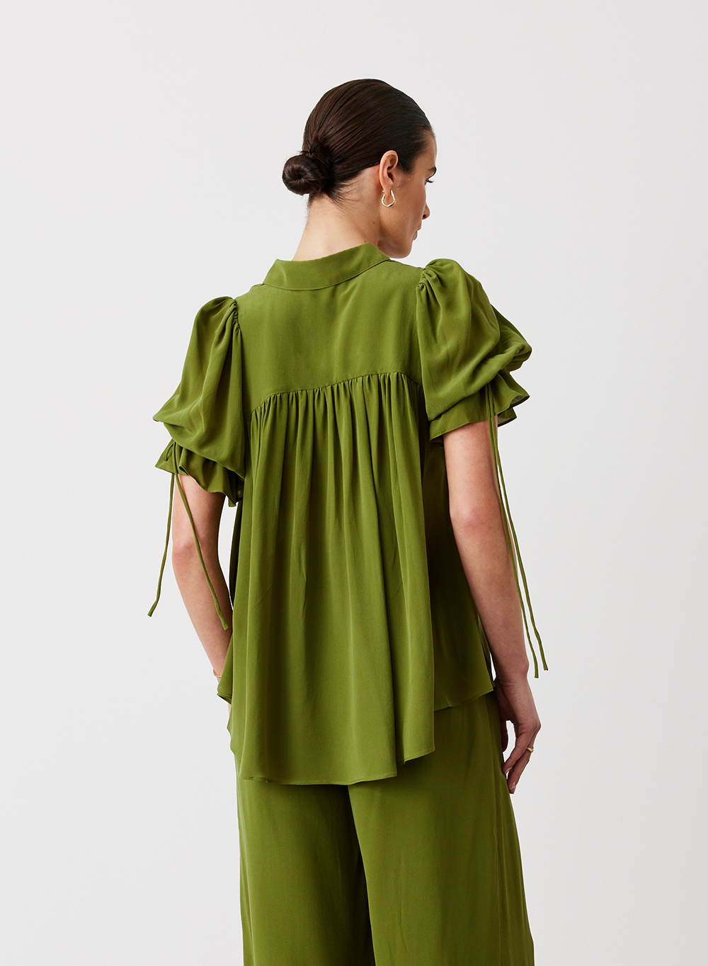 SARA SILK SHIRT | SANDWASH OLIVE