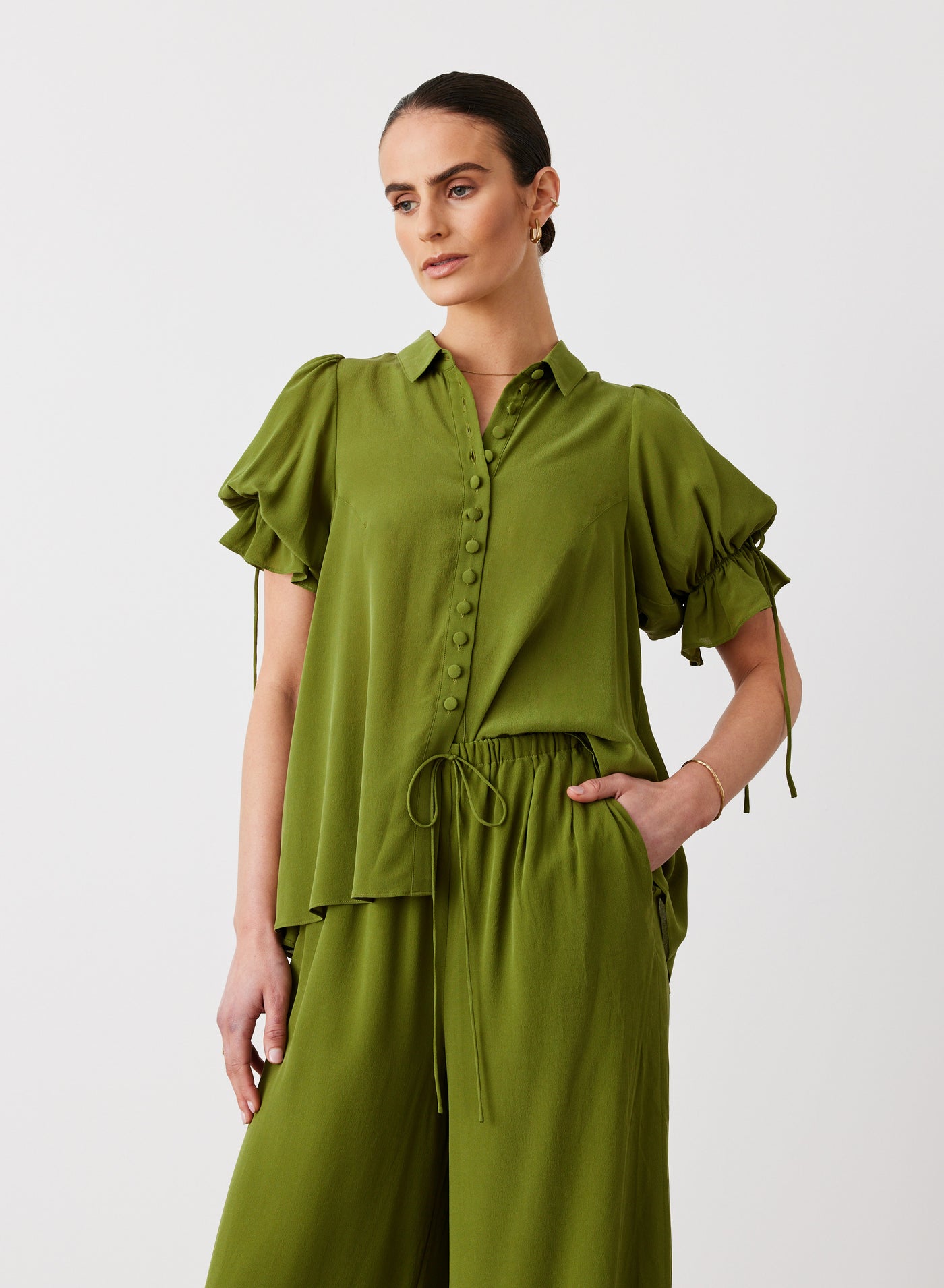 SARA SILK SHIRT | SANDWASH OLIVE