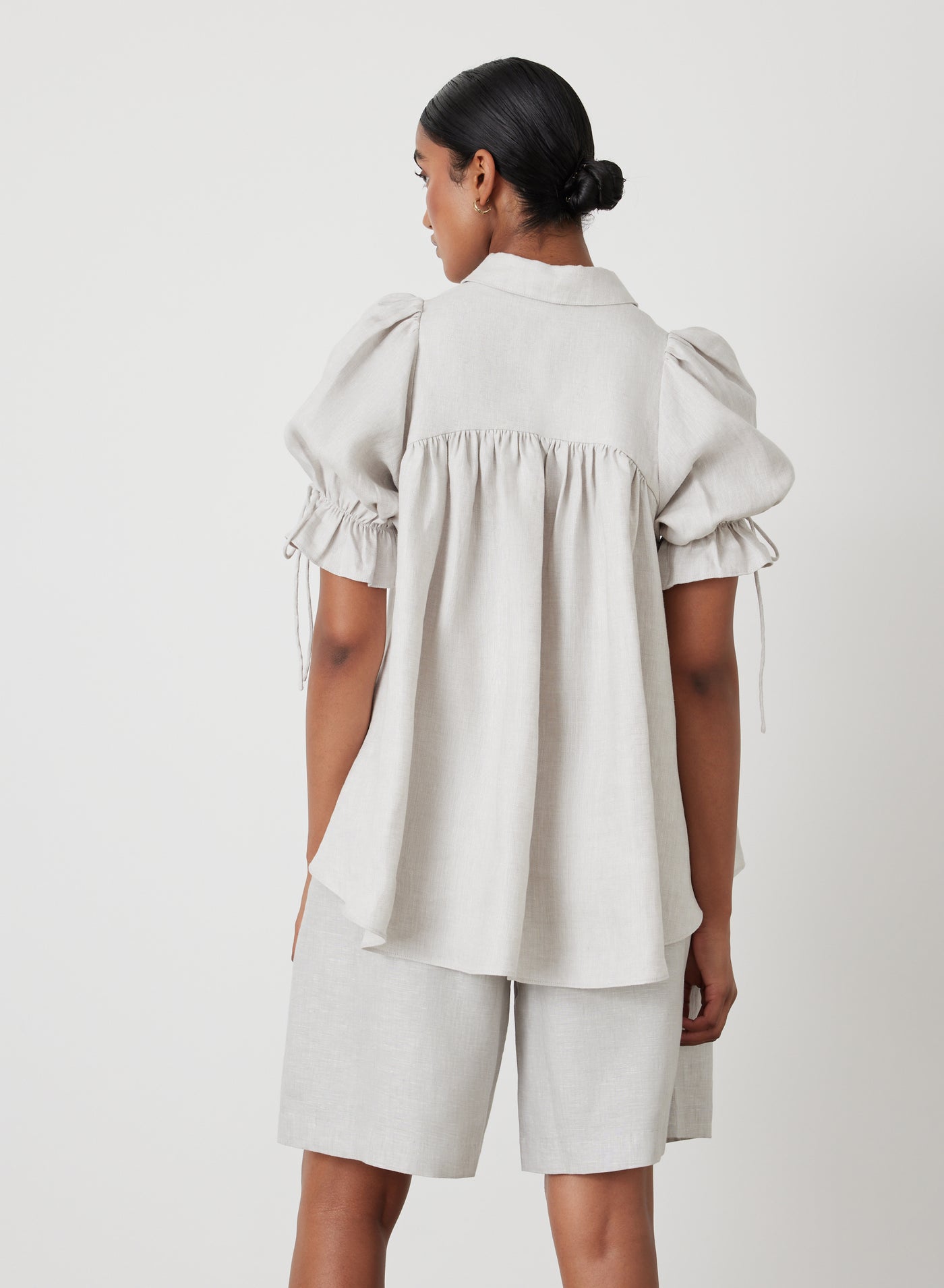 LUCIA LINEN BERMUDA SHORT | MOON
