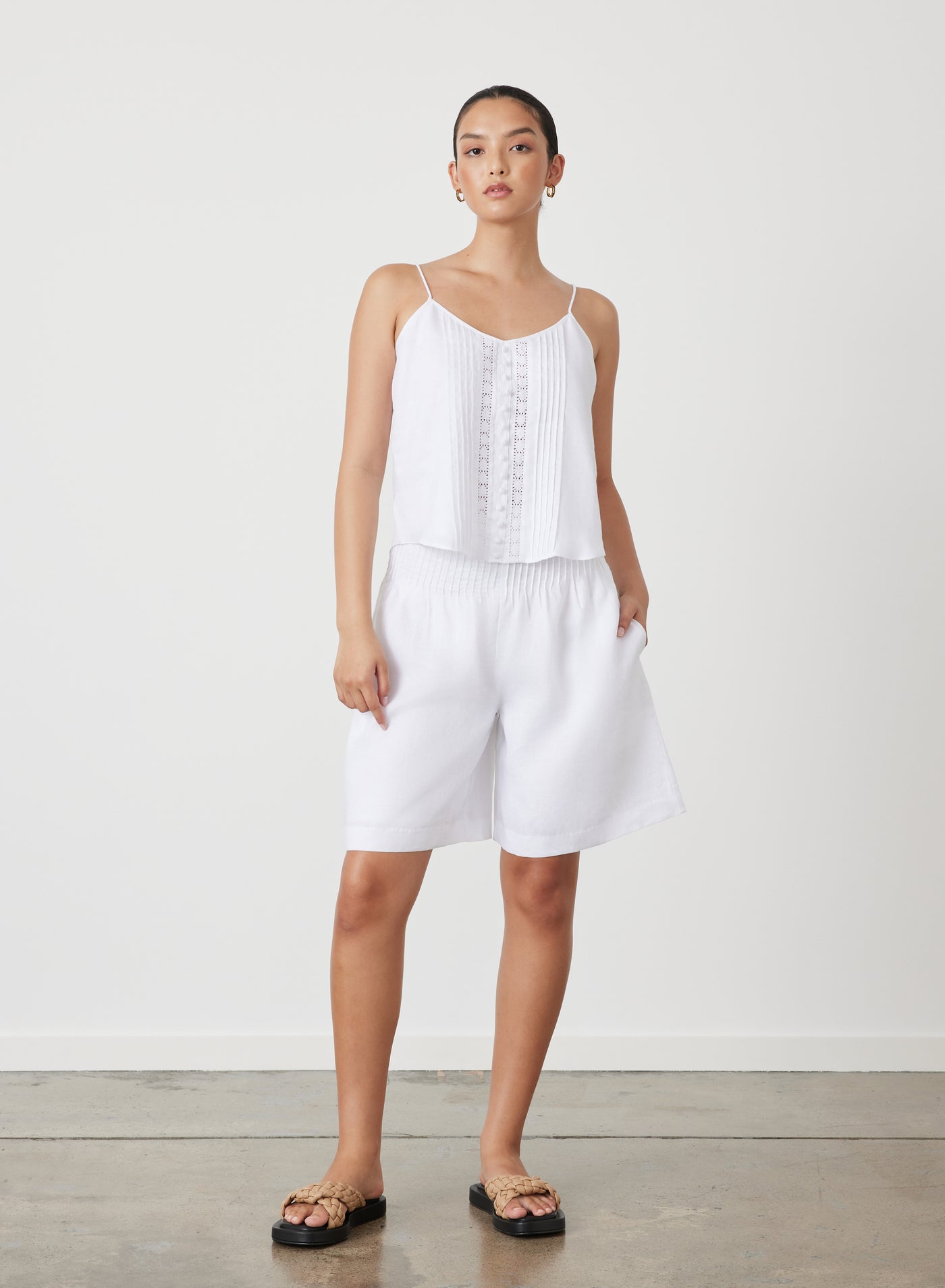 Lucia Linen Bermuda Short | White