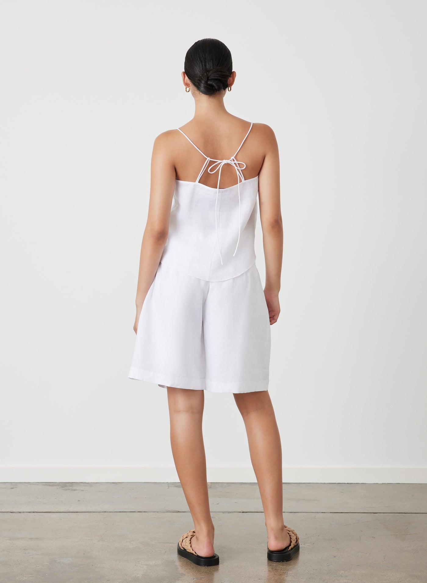 Lucia Linen Bermuda Short | White