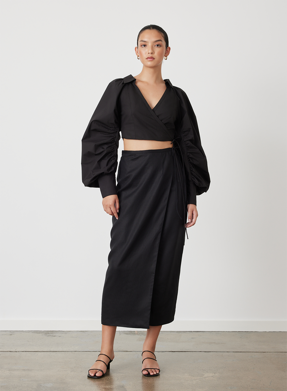 PHOEBE ORGANIC COTTON WRAP TOP | BLACK